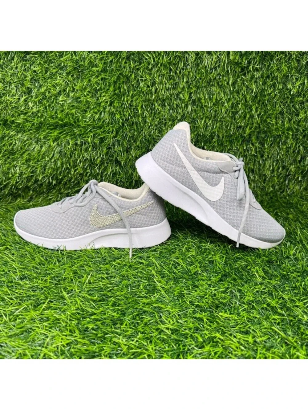 Nike Tanjun Running Sneakers 812655-010 Womens 8 Gray Mesh Lightweight 2238